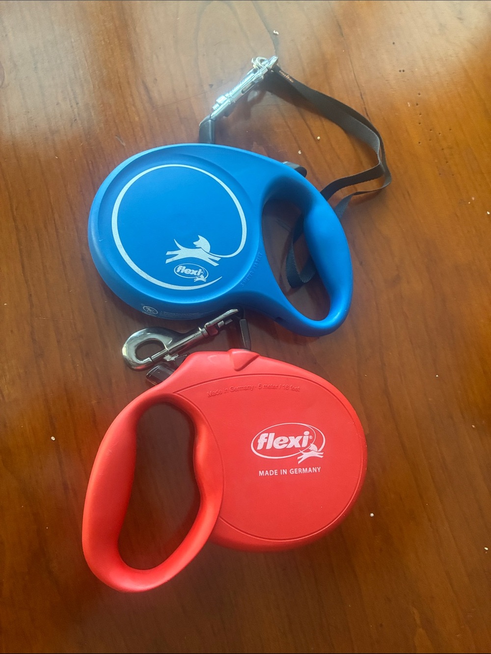Flexi Retractable Dog Leashes - Blue & Red